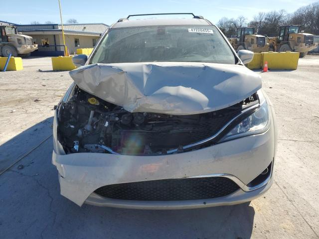 2C4RC1BG9HR609930 - 2017 CHRYSLER PACIFICA TOURING L WHITE photo 5