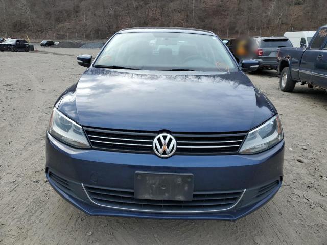 3VWD17AJ4EM221391 - 2014 VOLKSWAGEN JETTA SE BLUE photo 5