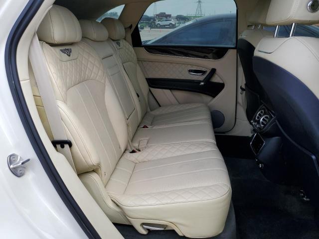 SJAAC2ZV1JC017915 - 2018 BENTLEY BENTAYGA BEIGE photo 11