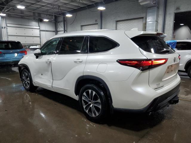 5TDGZRBH3MS541719 - 2021 TOYOTA HIGHLANDER XLE WHITE photo 2