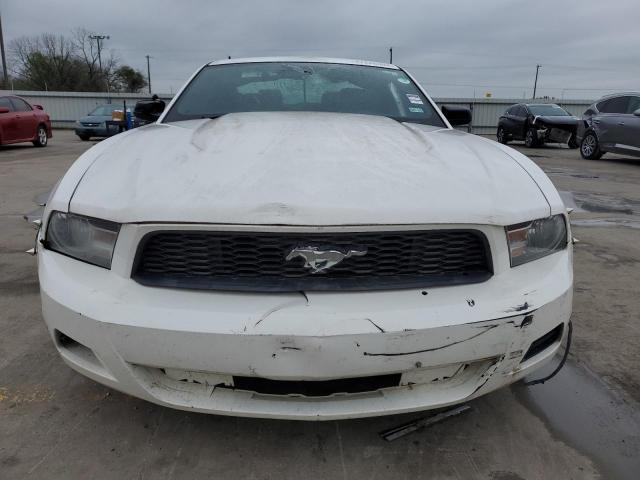 1ZVBP8AM1C5283856 - 2012 FORD MUSTANG WHITE photo 5