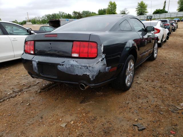 1ZVFT82HX75299915 - 2007 FORD MUSTANG GT GRAY photo 4