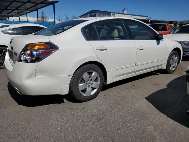 1N4AL21E88N523529 - 2008 NISSAN ALTIMA 2.5 WHITE photo 3