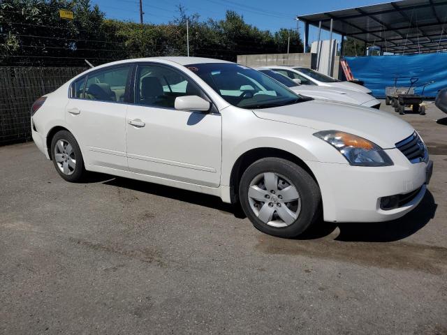 1N4AL21E88N523529 - 2008 NISSAN ALTIMA 2.5 WHITE photo 4