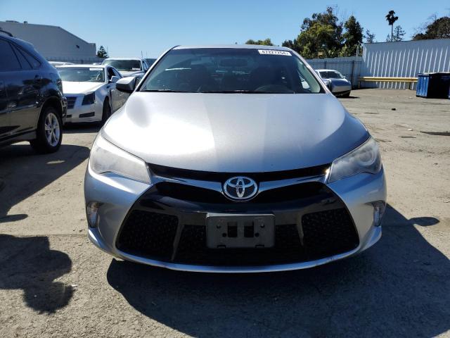 4T1BF1FK0HU721599 - 2017 TOYOTA CAMRY LE GRAY photo 5