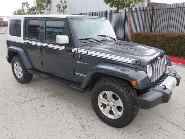 1C4BJWEG1HL667622 - 2017 JEEP WRANGLER U SAHARA GRAY photo 1