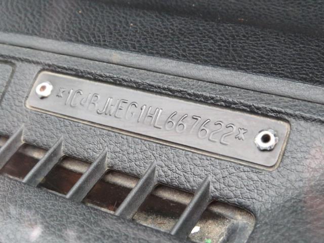 1C4BJWEG1HL667622 - 2017 JEEP WRANGLER U SAHARA GRAY photo 10