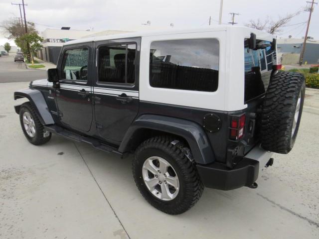 1C4BJWEG1HL667622 - 2017 JEEP WRANGLER U SAHARA GRAY photo 4