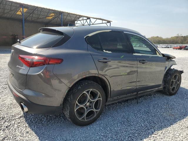 ZASFAKBNXJ7B80552 - 2018 ALFA ROMEO STELVIO TI GRAY photo 3