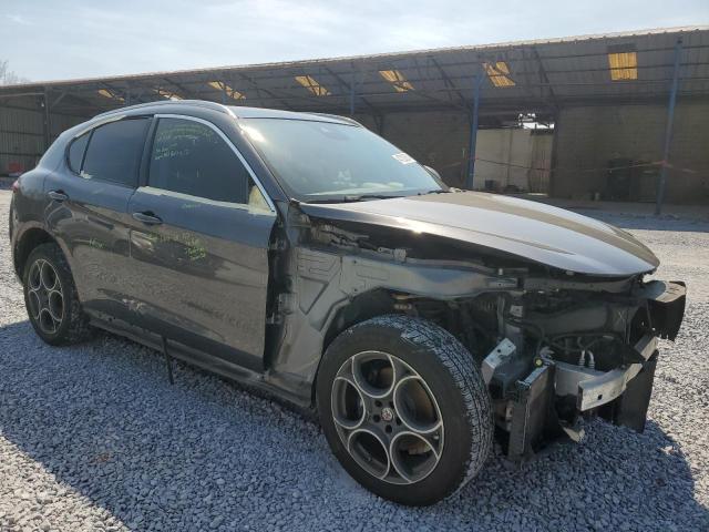 ZASFAKBNXJ7B80552 - 2018 ALFA ROMEO STELVIO TI GRAY photo 4