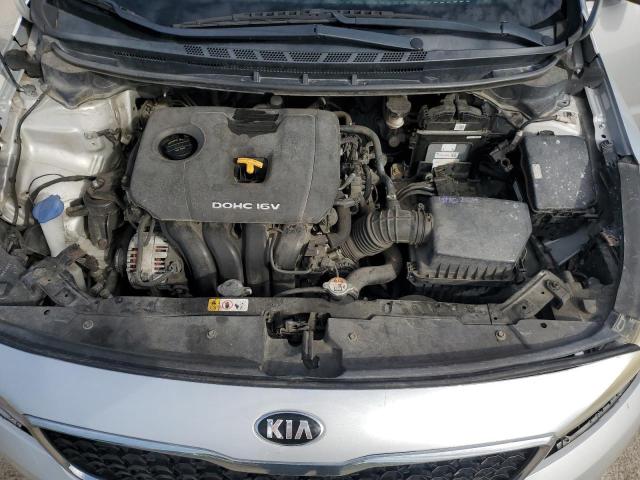 3KPFL4A79JE166305 - 2018 KIA FORTE LX SILVER photo 11