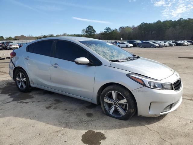 3KPFL4A79JE166305 - 2018 KIA FORTE LX SILVER photo 4