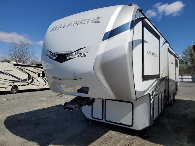 4YDFAVT28NE761657 - 2022 KEYSTONE AVALANCHE თეთრი ფოტო 2