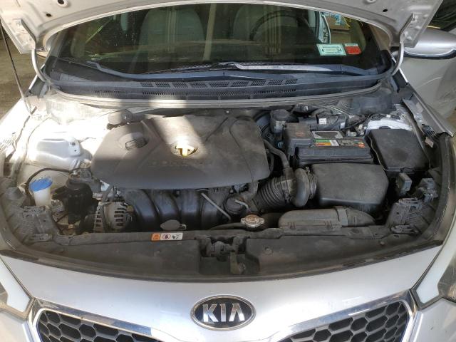 KNAFK4A63G5542802 - 2016 KIA FORTE LX SILVER photo 11