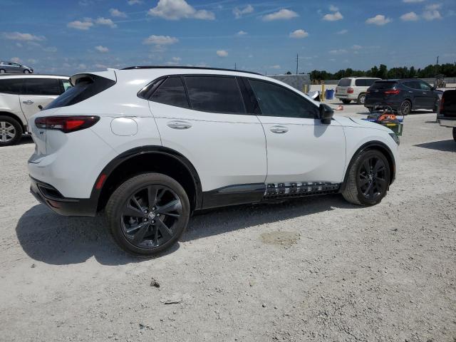 LRBFZNR4XND138047 - 2022 BUICK ENVISION ESSENCE თეთრი ფოტო 3