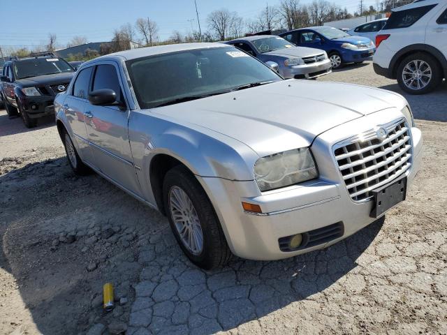 2C3KA53VX9H610401 - 2009 CHRYSLER 300 TOURING SILVER photo 4