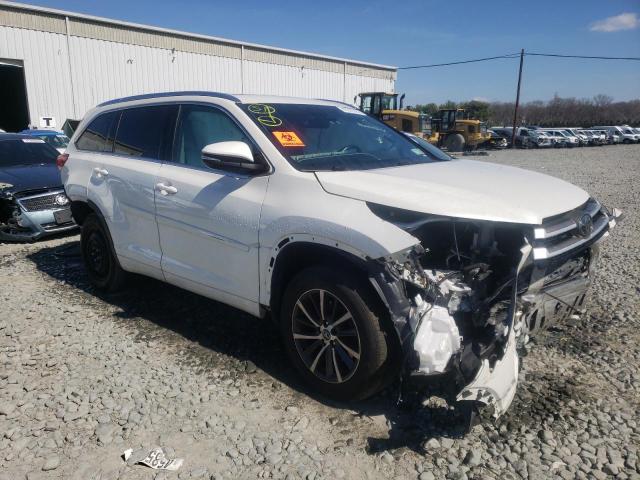 5TDJZRFH1JS895735 - 2018 TOYOTA HIGHLANDER SE WHITE photo 4