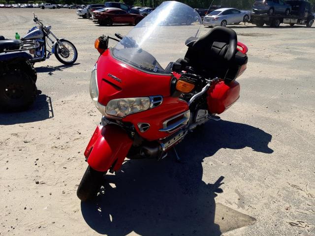 1HFSC47014A301752 - 2004 HONDA GL1800 RED photo 2