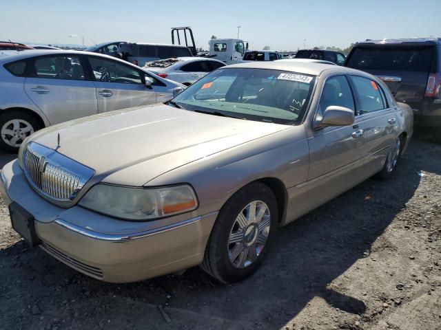 1LNHM82W65Y659504 - 2005 LINCOLN TOWN CAR SIGNATURE LIMITED GOLD photo 1