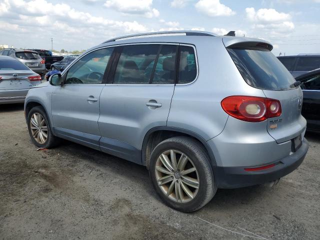 WVGAV75NX9W525883 - 2009 VOLKSWAGEN TIGUAN S SILVER photo 2