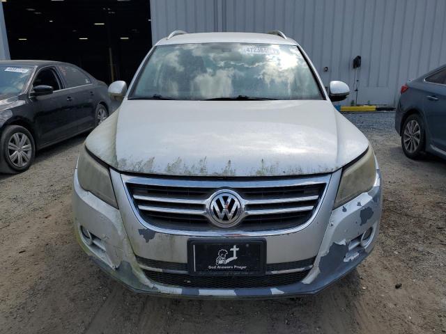 WVGAV75NX9W525883 - 2009 VOLKSWAGEN TIGUAN S SILVER photo 5