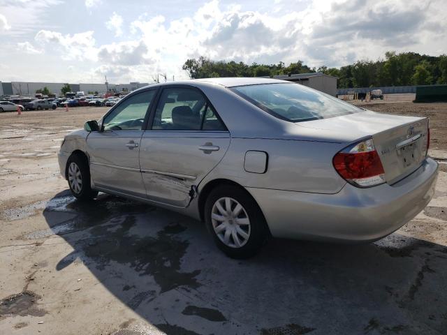 4T1BE32K95U009351 - 2005 TOYOTA CAMRY LE GRAY photo 2