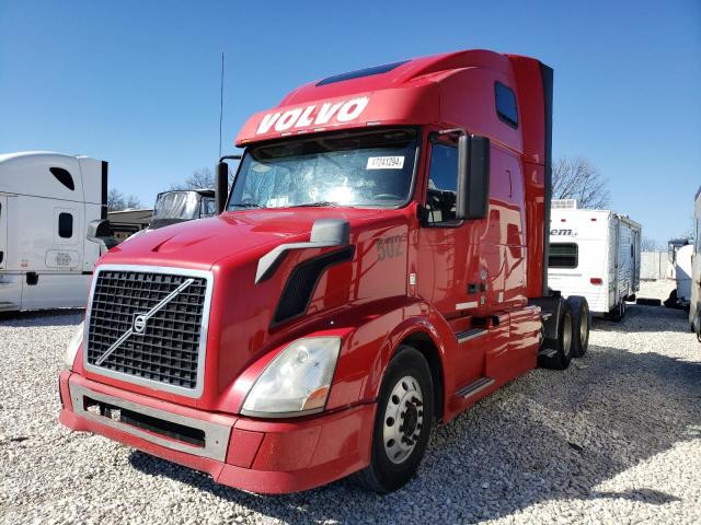 4V4NC9EH3DN148463 - 2013 VOLVO VN VNL RED photo 2