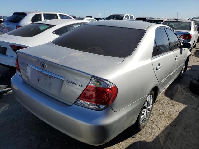 4T1BE32K85U059545 - 2005 TOYOTA CAMRY LE GRAY photo 3