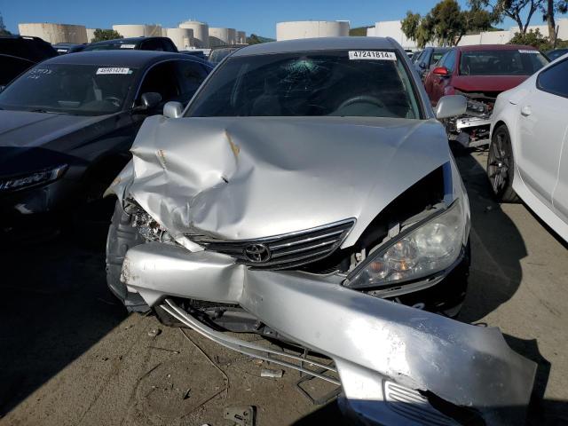 4T1BE32K85U059545 - 2005 TOYOTA CAMRY LE GRAY photo 5