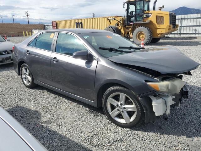 4T1BF1FK1EU786893 - 2014 TOYOTA CAMRY L GRAY photo 4