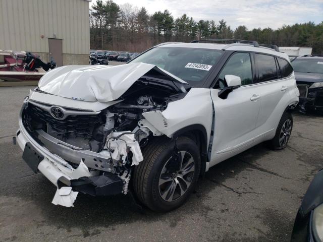 5TDGZRBH2NS585292 - 2022 TOYOTA HIGHLANDER XLE 白色 照片 1