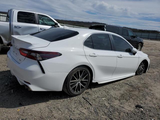 4T1G11AK8MU603564 - 2021 TOYOTA CAMRY SE WHITE photo 3