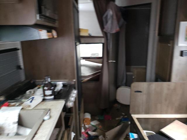 4YDT21528KH936375 - 2019 COLE CAMPER TWO TONE photo 6