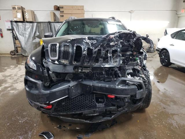 1C4PJMBS9HW505416 - 2017 JEEP CHEROKEE TRAILHAWK შავი ფოტო 5