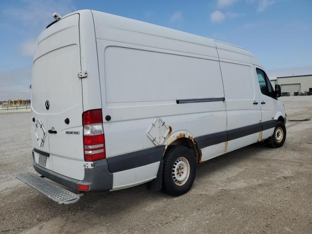 WD3PE8CB4B5573592 - 2011 MERCEDES-BENZ SPRINTER 2500 WHITE photo 3