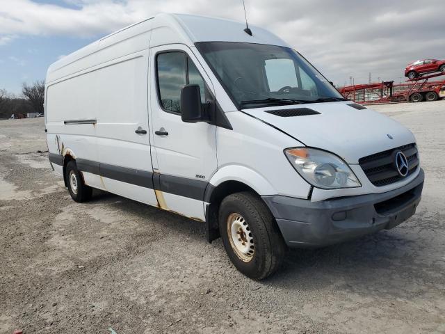 WD3PE8CB4B5573592 - 2011 MERCEDES-BENZ SPRINTER 2500 WHITE photo 4