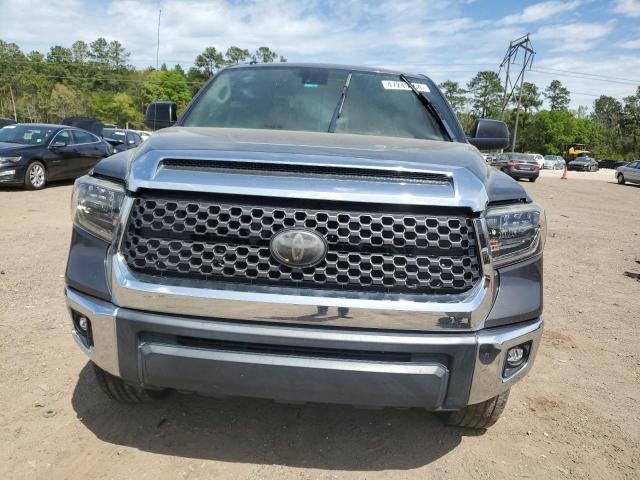 5TFDW5F18JX719728 - 2018 TOYOTA TUNDRA CREWMAX SR5 GRAY photo 5