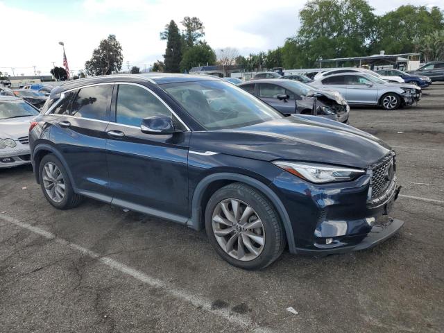 3PCAJ5M13KF133583 - 2019 INFINITI QX50 ESSENTIAL BLUE photo 4