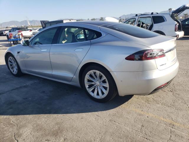 5YJSA1E26JF262517 - 2018 TESLA MODEL S SILVER photo 2