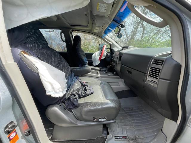 1N6AA07AX4N547587 - 2004 NISSAN TITAN XE GRAY photo 5