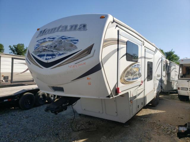 4YDF37523D4701762 - 2013 KEYSTONE MONTANA WHITE photo 2