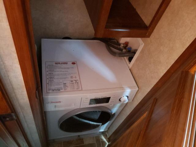 4YDF37523D4701762 - 2013 KEYSTONE MONTANA WHITE photo 8