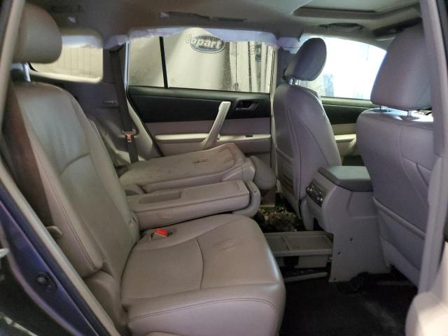 5TDZK3EH3DS111503 - 2013 TOYOTA HIGHLANDER BASE Gris photo 11