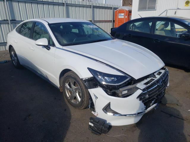 5NPEG4JAXMH087947 - 2021 HYUNDAI SONATA SE WHITE photo 4