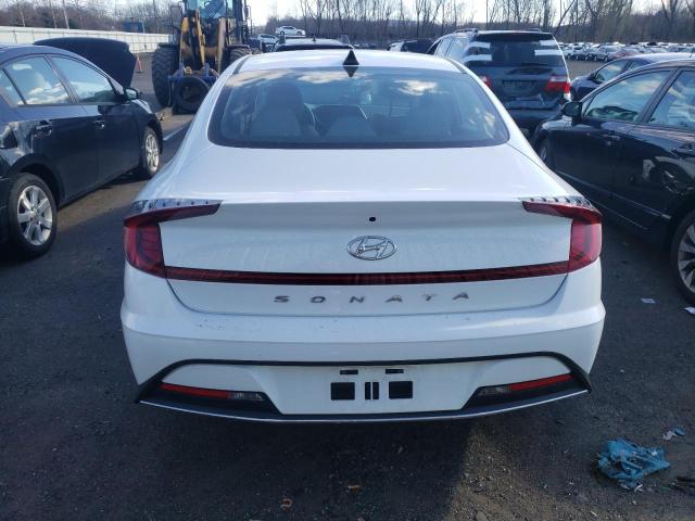 5NPEG4JAXMH087947 - 2021 HYUNDAI SONATA SE WHITE photo 6