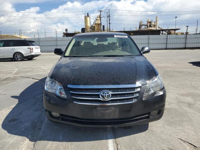 4T1BK36B05U052995 - 2005 TOYOTA AVALON XL BLACK photo 5