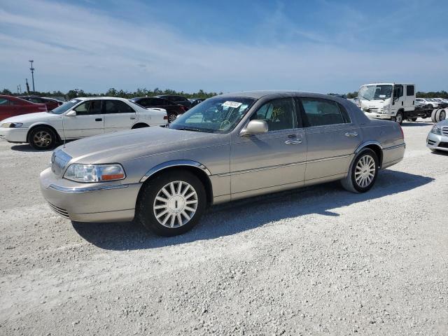 1LNHM81W93Y601823 - 2003 LINCOLN TOWN CAR EXECUTIVE TAN photo 1