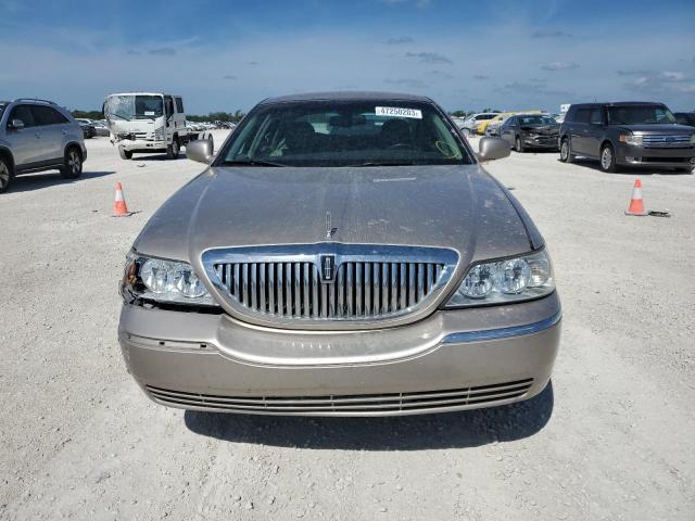 1LNHM81W93Y601823 - 2003 LINCOLN TOWN CAR EXECUTIVE TAN photo 5