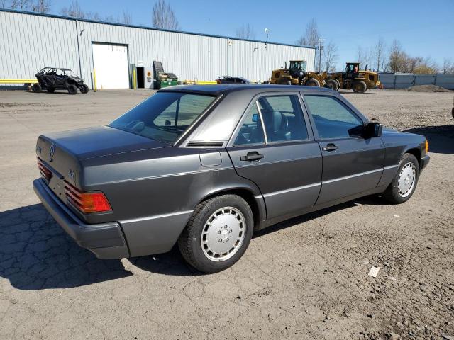 WDBDA28D6PG007990 - 1993 MERCEDES-BENZ 190 E 2.3 BLACK photo 3