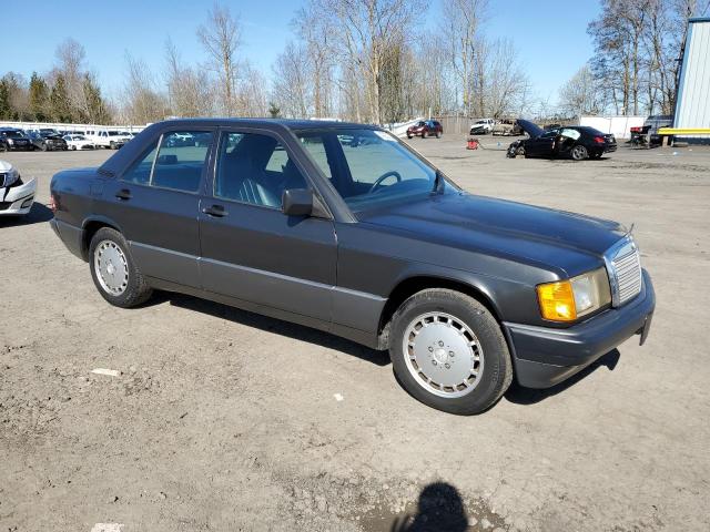 WDBDA28D6PG007990 - 1993 MERCEDES-BENZ 190 E 2.3 BLACK photo 4